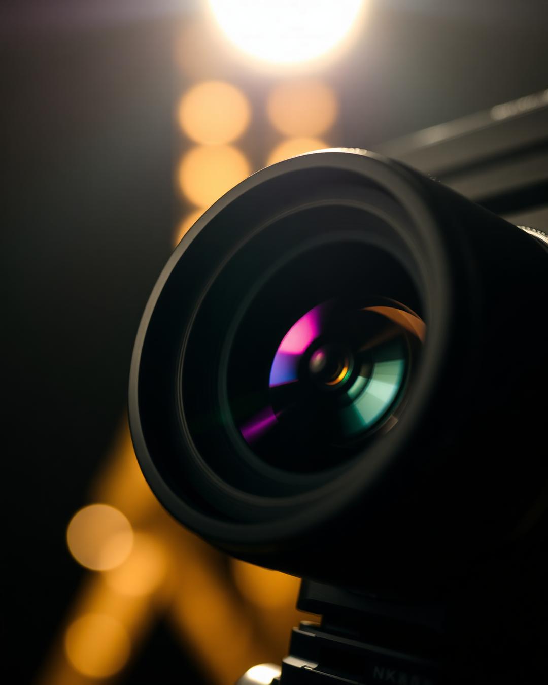 Cinema camera lens with light leak